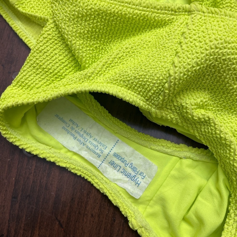 Bar III Cut Out One Piece Swimsuit Size S Chartreuse Lime Green Neon Monokini - Picture 14 of 16